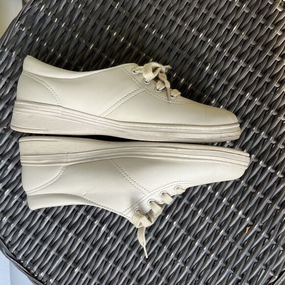 GRASSHOPPERS Women's Ashland Smooth Ortho Comfort Tennis Sneaker, Tan- Size 9 - Picture 6 of 9